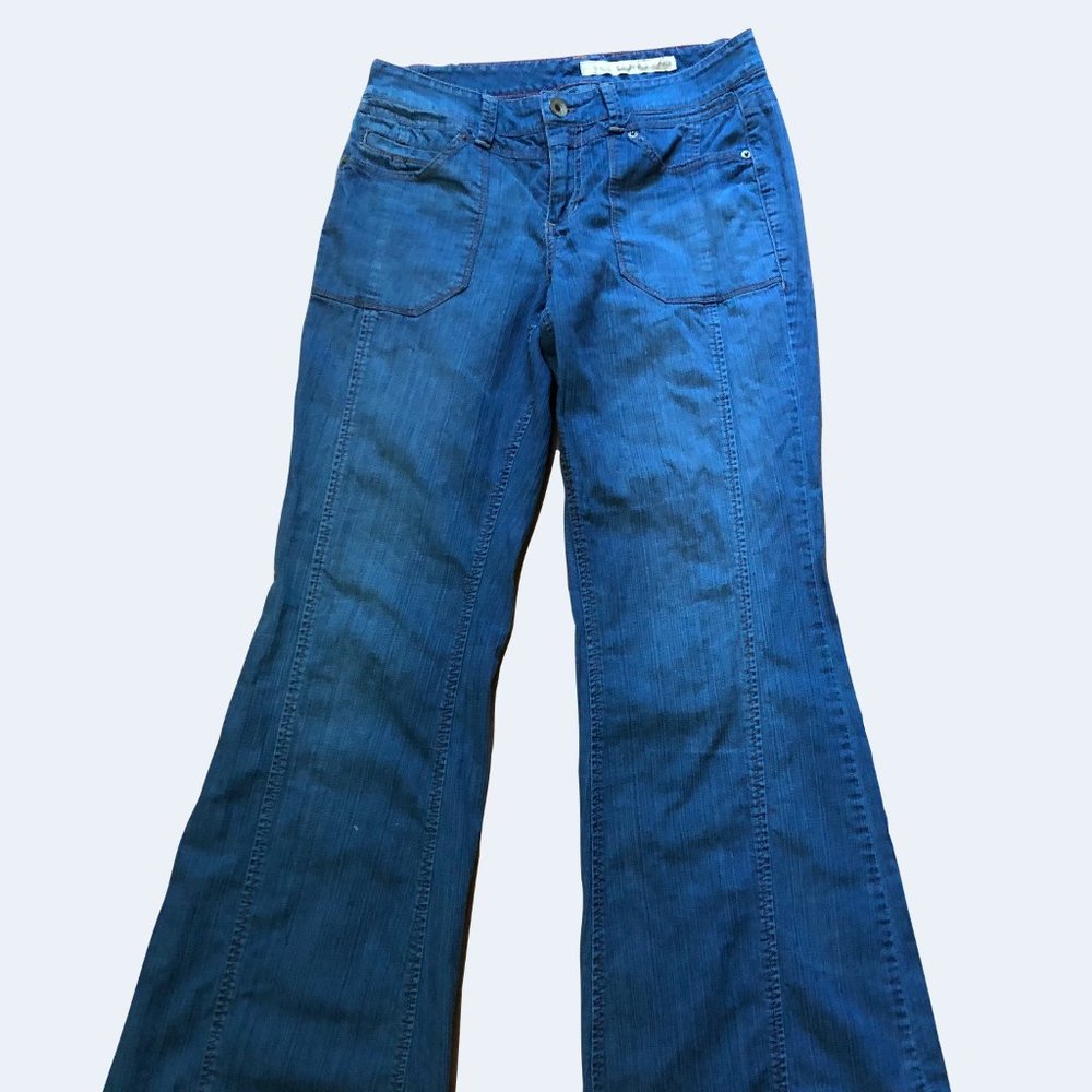 Women’s DNKY Jeans flare leg - Size 8